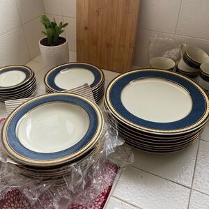 For pick up only ! Mikasa Grand Ivory Imperial lapis blue gold 40 pc set
